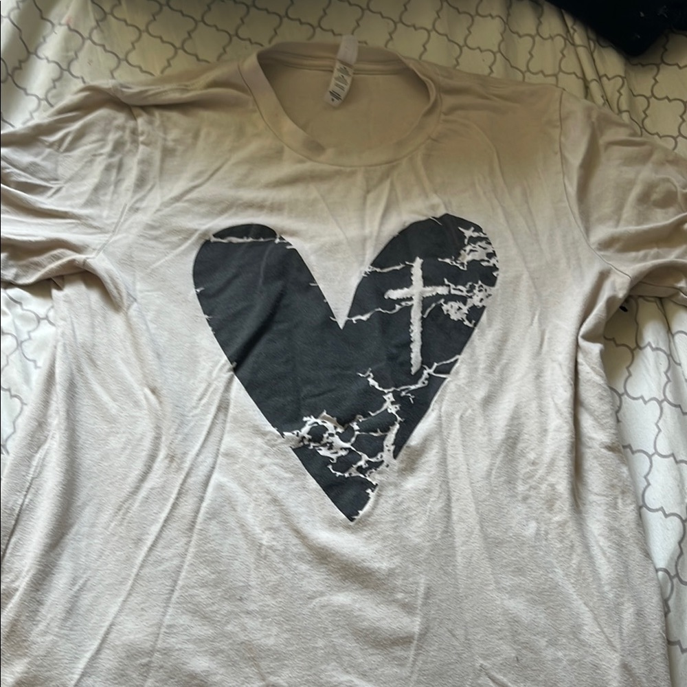 Heart Graphic T-Shirt in Cream and Black